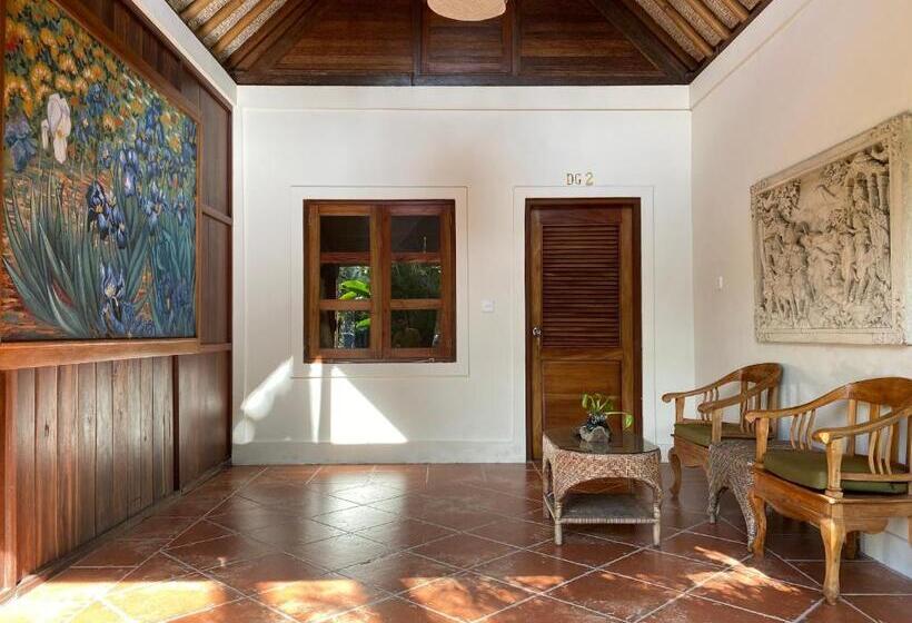 Номер Стандарт Вид на Бассейн, Sawah Indah Villa