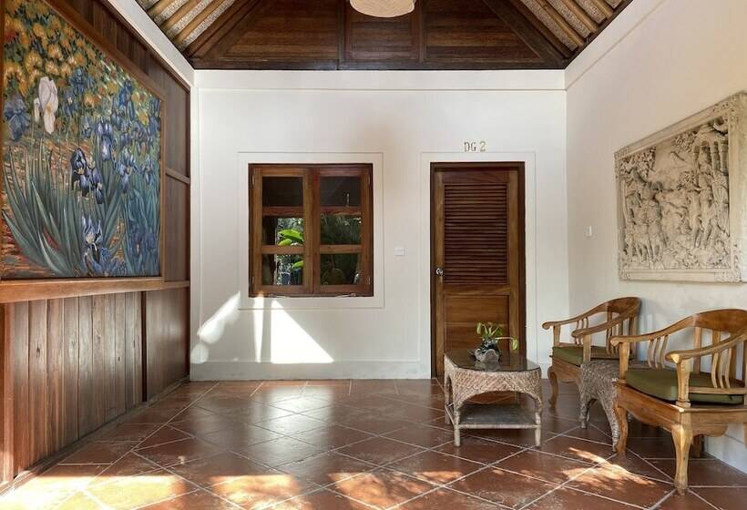 Номер Стандарт Вид на Бассейн, Sawah Indah Villa