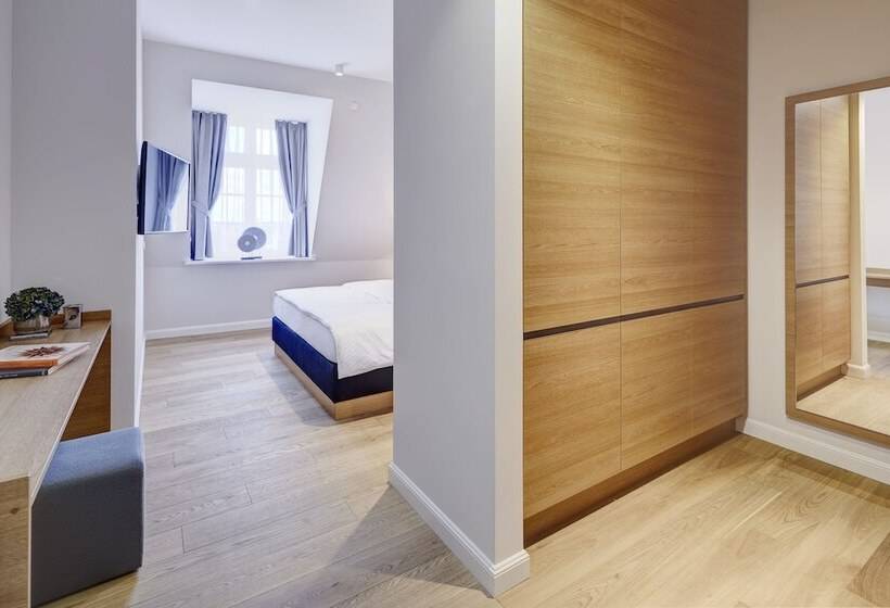 Студия Стандарт, The Wellem, In The Unbound Collection By Hyatt