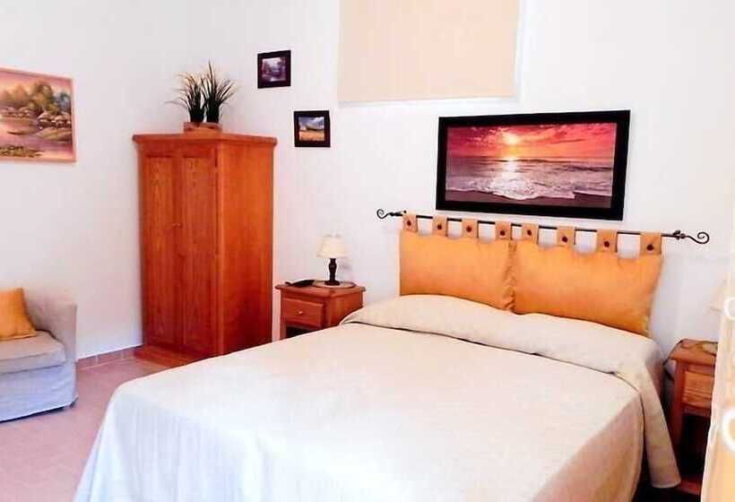 اتاق استاندارد با چشم‌انداز باغ, B&b Il Grappolo