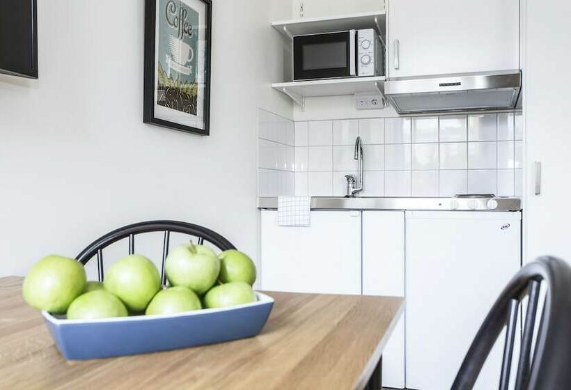 إستوديو قياسى, Biz Apartment Solna