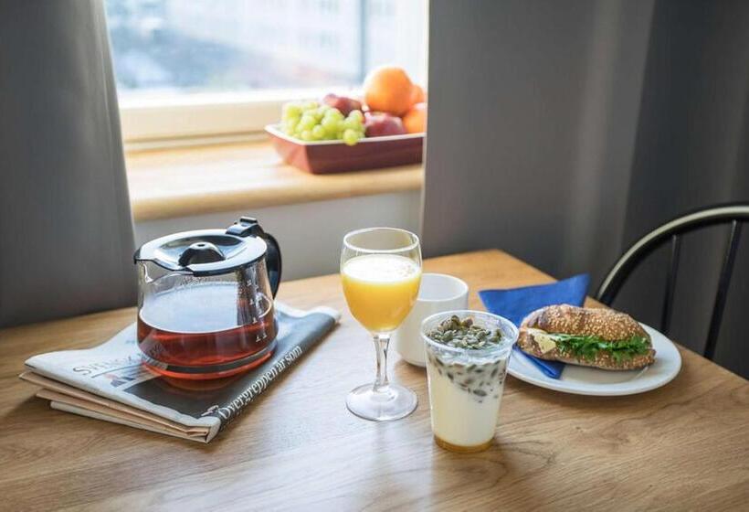Студио Базик, Biz Apartment Solna