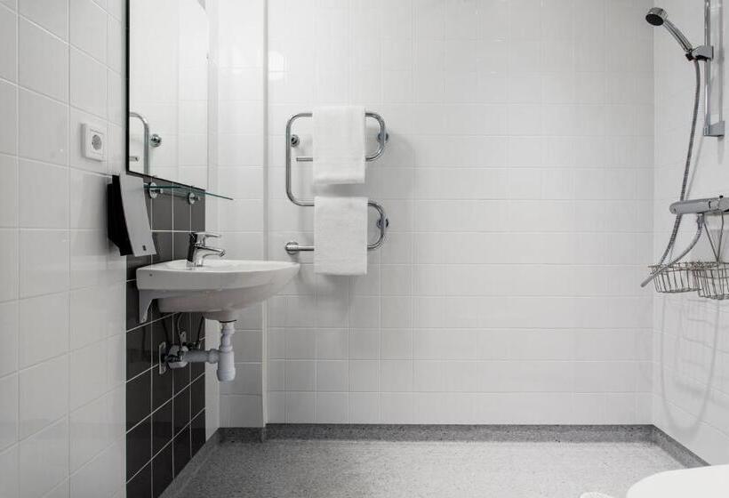 Семейное Студио, Biz Apartment Solna
