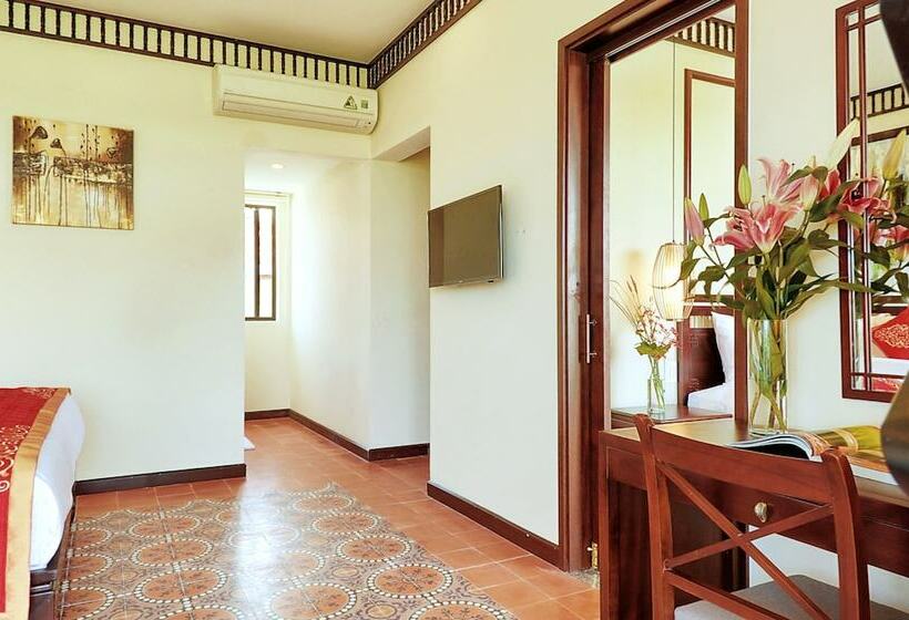 اتاق لوکس با چشم‌انداز استخر, Hoi An Field Boutique Resort & Spa