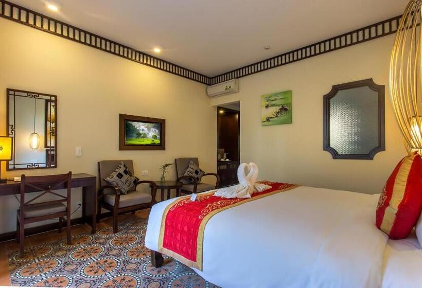 اتاق لوکس با چشم‌انداز استخر, Hoi An Field Boutique Resort & Spa
