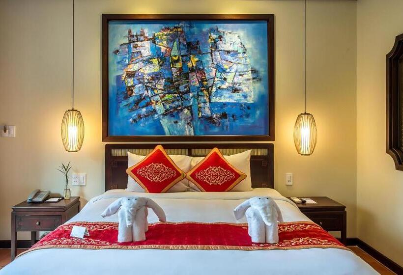 اتاق لوکس با چشم‌انداز استخر, Hoi An Field Boutique Resort & Spa