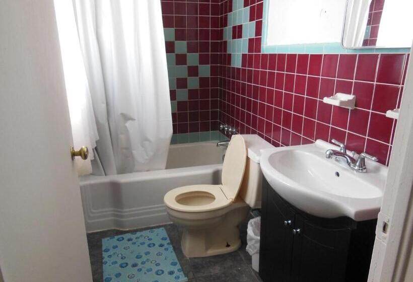带2个双人床的标准工作室, Kent Motel