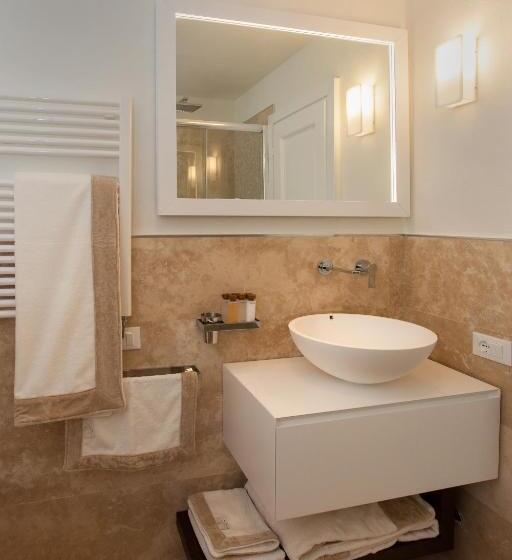 اتاق استاندارد با تخت بزرگ, Baia Bianca Suites