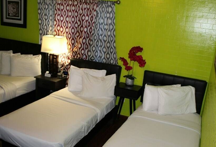 Семейный Номер, Arrowhead Motel