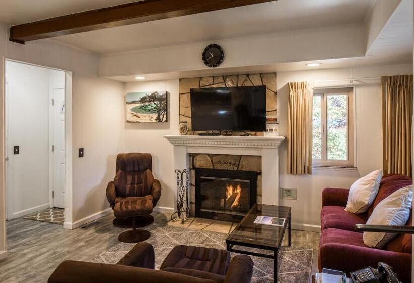 디럭스 스위트 킹 침대, Andril Fireplace Cottages