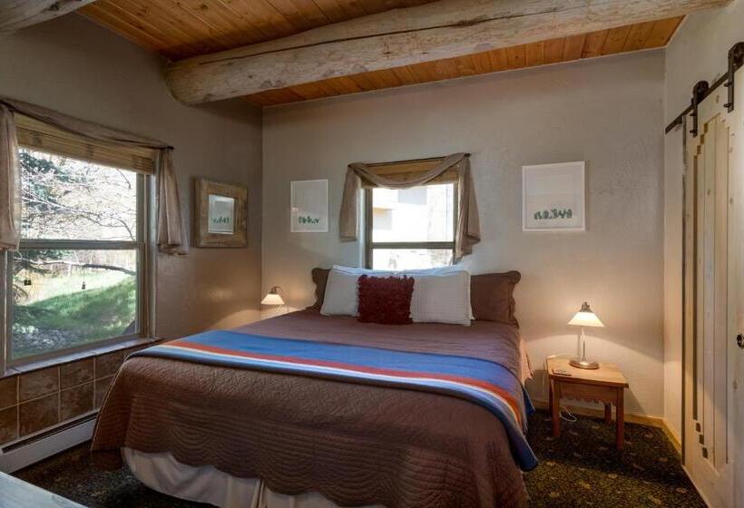 디럭스 스위트 킹 침대, Mariposa Lodge Bed And Breakfast