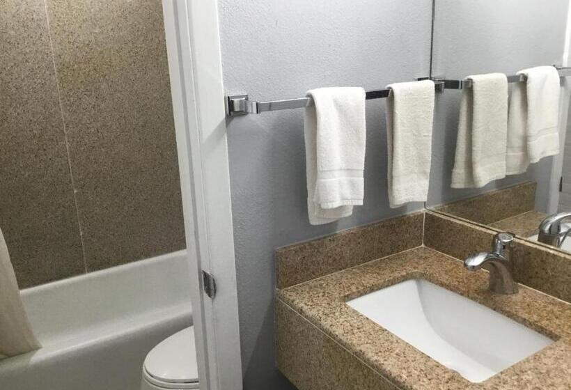 Стандартный Номер Кровать Кинг, Budget Inn Plainview