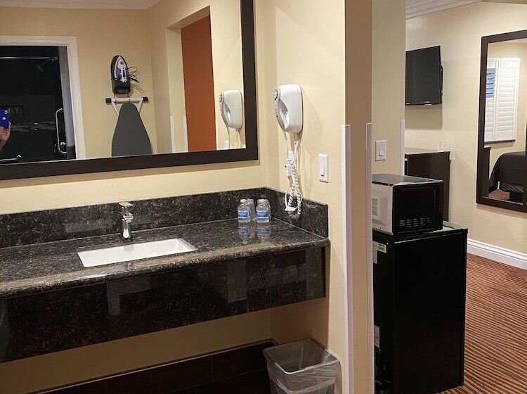 주니어 스위트, Convention Center Inn & Suites