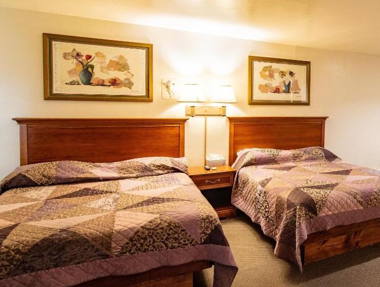 Семейный Номер, Sands Motel