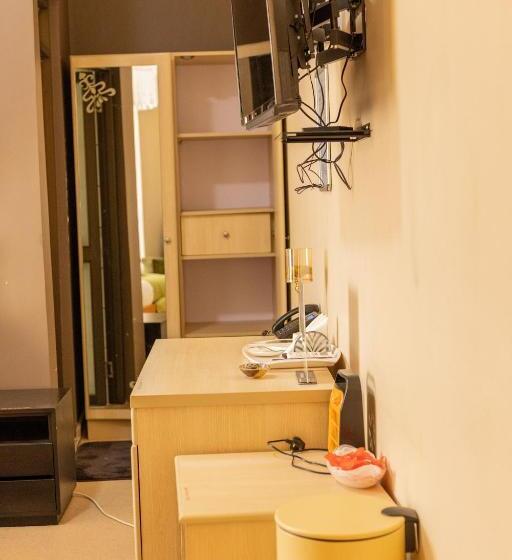 اتاق استاندارد یک نفره, Sun City Hotel & Amuzement Park Soroti