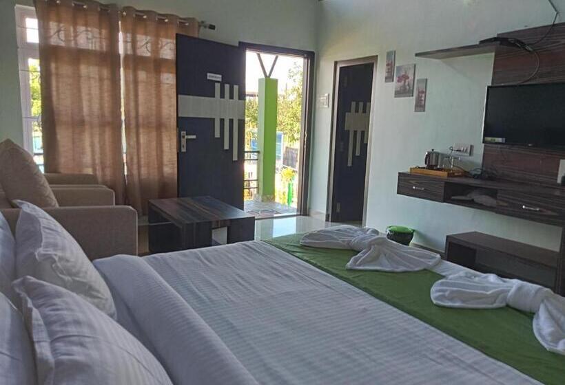Номер Стандарт Вид на Бассейн, Emmonlang Resort