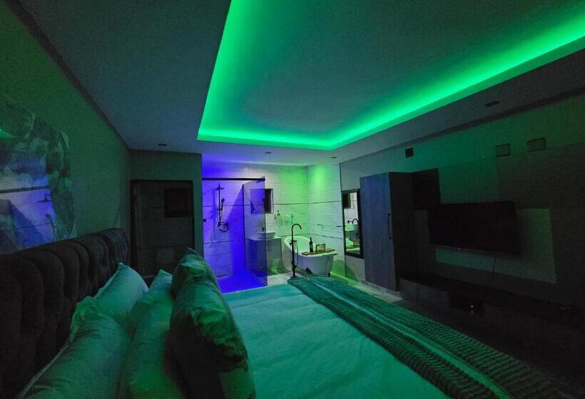 Президентский Люкс, Nyamankulu Guest Lodge
