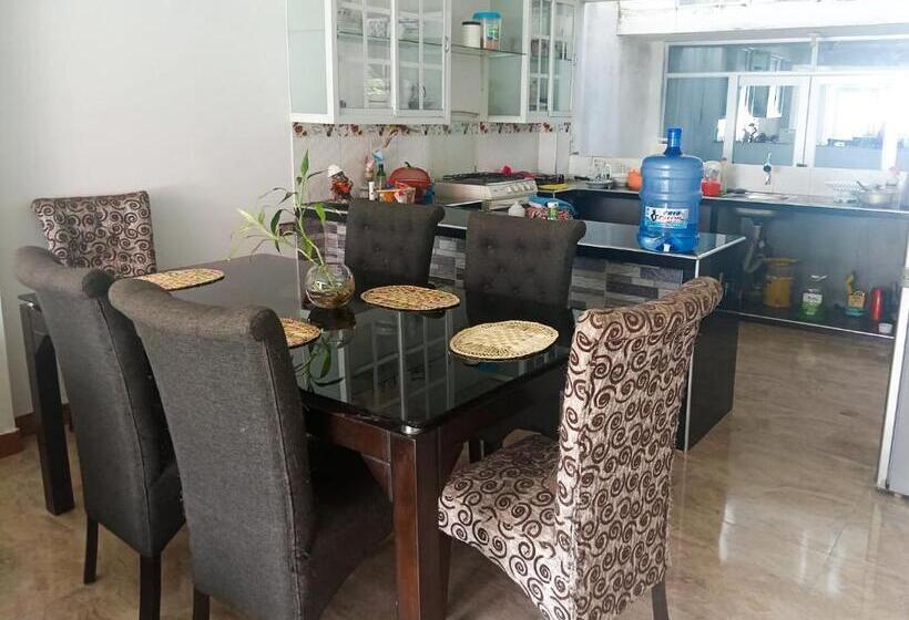 آپارتمان 1 خوابه با چشم‌انداز, Krammer Condo And