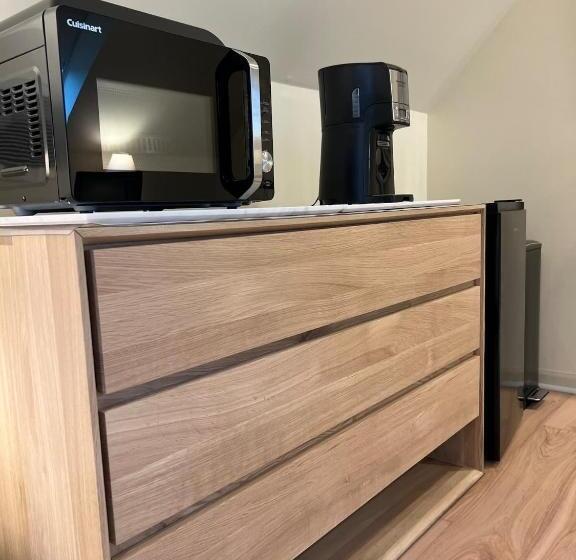 스탠다드 룸, Private Studio King Bed In A Residential Home