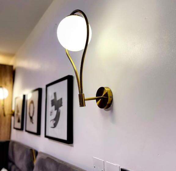 اتاق سوپریور با تخت بزرگ, The Addison Hotels And Apartments