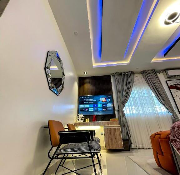 اتاق سوپریور با تخت بزرگ, The Addison Hotels And Apartments