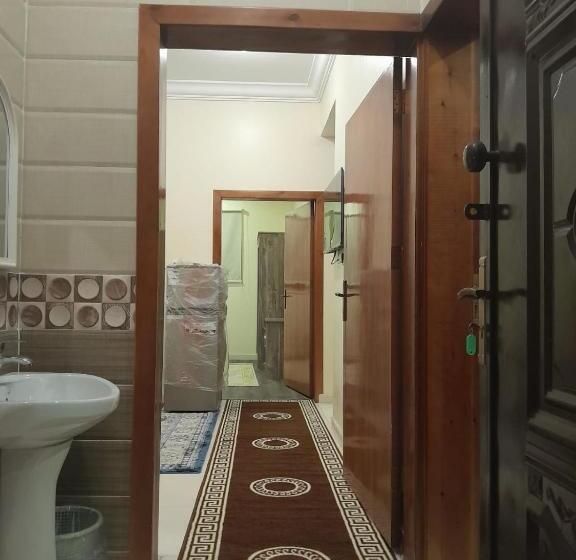 带大床的标准工作室, شقق المصيف