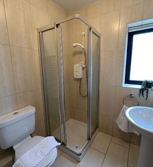 اتاق اکونومی, Holiday At Hubble Rooms   Shared Apartment