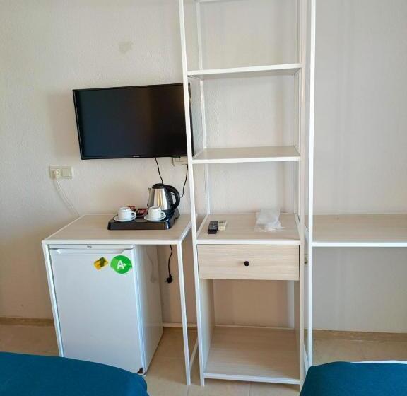 Номер Стандарт с Балконом, Mia Hill Suites