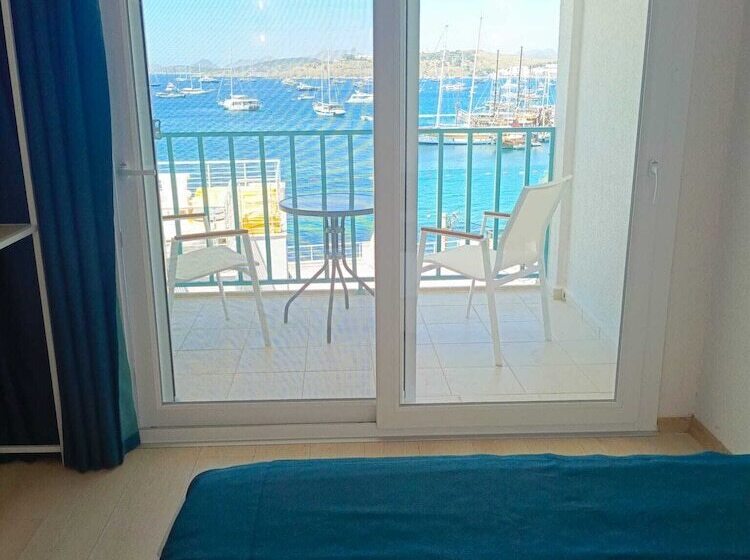 Номер Стандарт Вид на Море, Mia Hill Suites