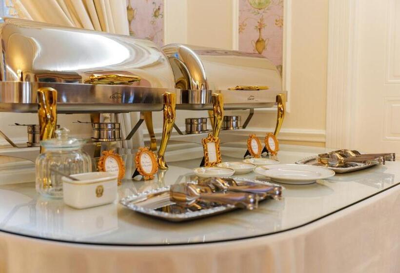 سوییت خانوادگی, Boutique Hotel Teatro