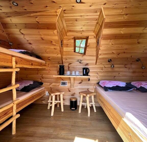 Семейный Номер, Auberge De L Hirondelle