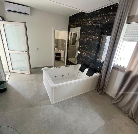 اتاق استاندارد با وان آب گرم, B&b Casa Giulivo Pantanagianni