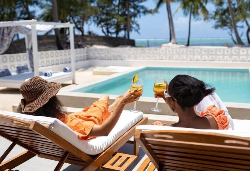 سوییت با استخر, Pili Pili Orient Beach Resort