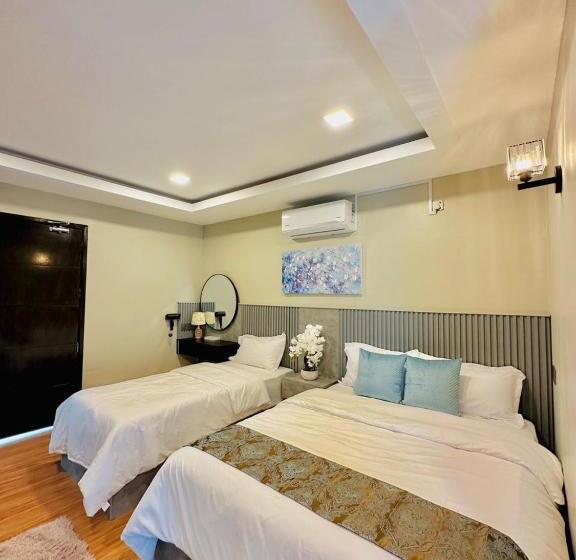 Трехместный Номер Стандарт с Балконом, Tijami Villa & Resort