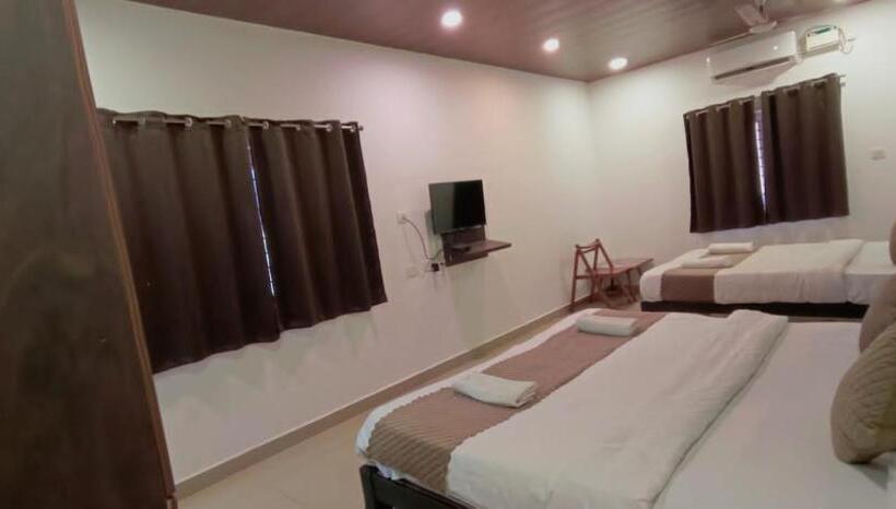 Familjesvit, Beach Comforts By Balaji Inn