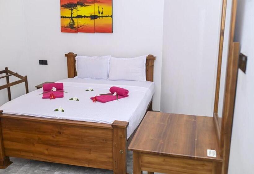 Номер Стандарт Трехместный, Negombo Royal Villa By Hotel Oviniru