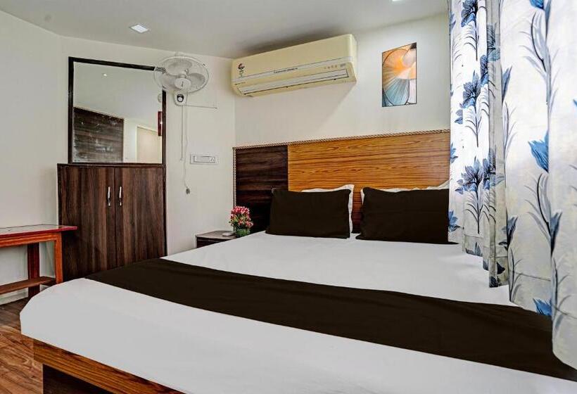 اتاق کلاسیک سه تخته, Oyo Hotel Yugraj