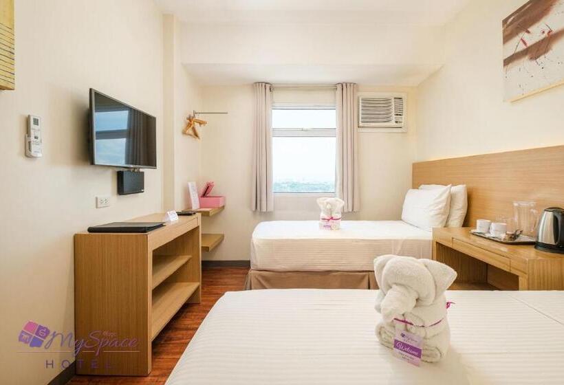 デラックスルーム, Myspace Hotel @bgc