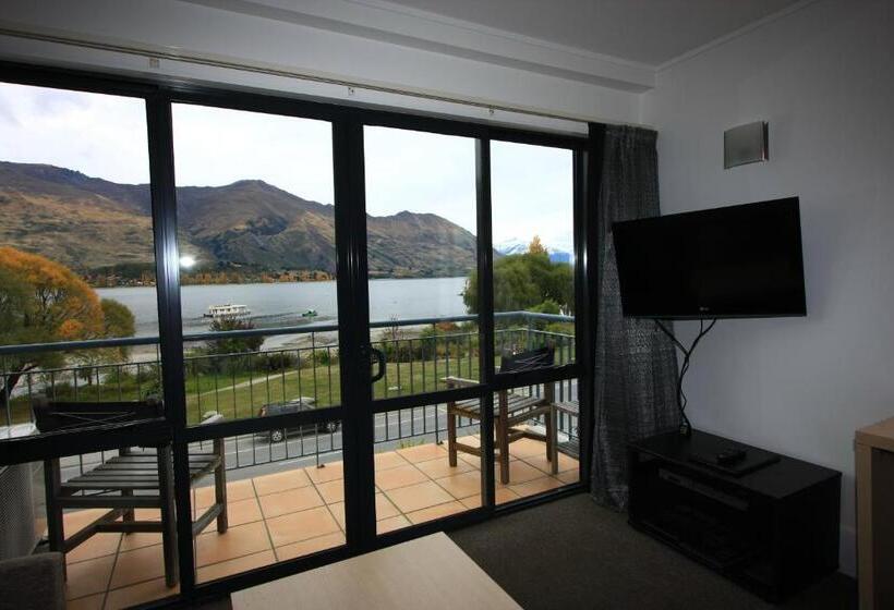 Standard studio with lake view, The Moorings Motel And Apartments