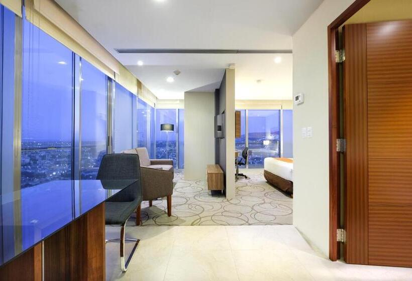 جناح جونيور, The View Hotel By Covalia