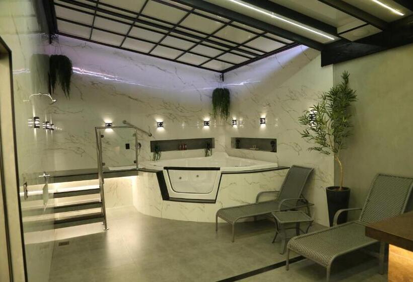 Полулюкс с Балконом, Motel Deslize Ribeirão Preto