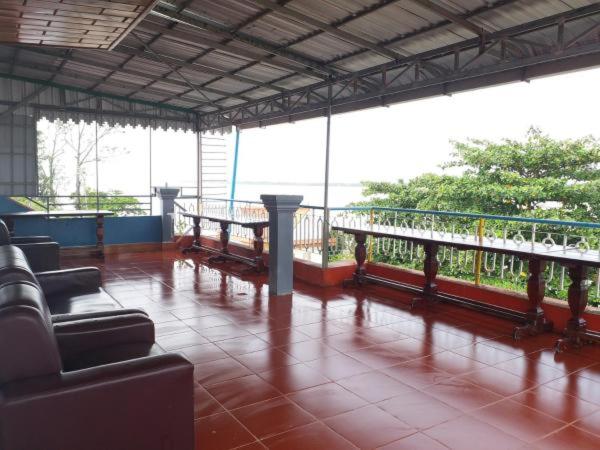 جناح عائلي, Silver Dolphin Guesthouse & Restaurant