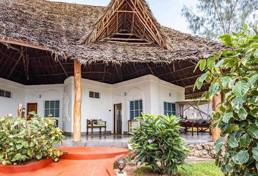 Четырехместный Номер Стандарт, Pongwe Beach