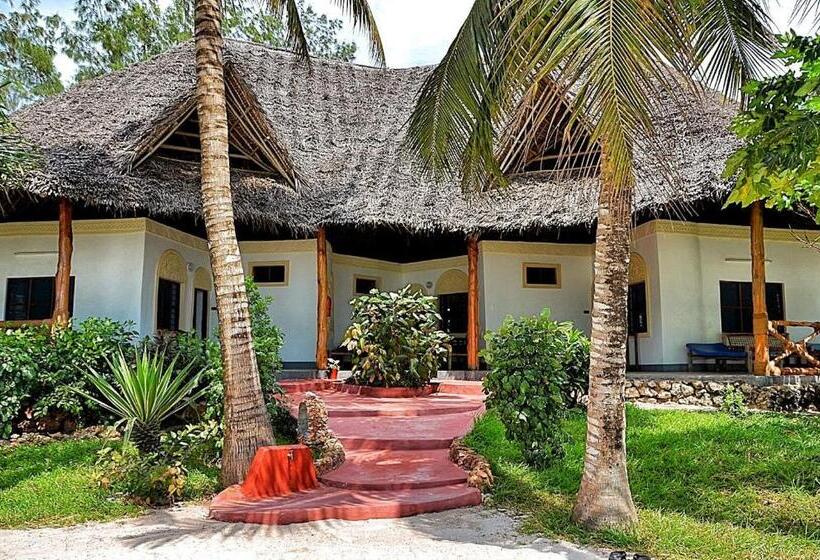 اتاق استاندارد چهار تخته, Pongwe Beach