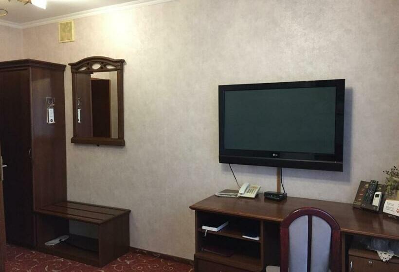 اتاق استاندارد, Restaurant Lyube Plus