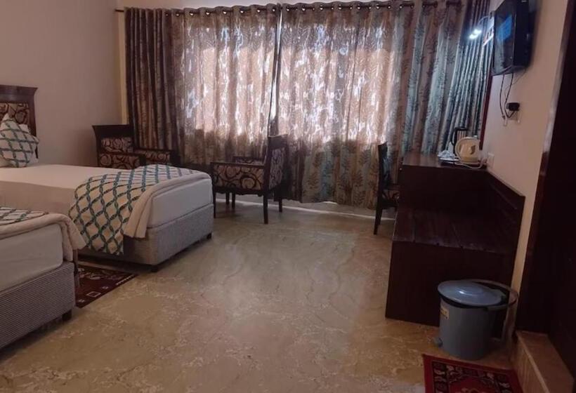 标准间, Goroomgo Hotel Taj Darbar Bihar   Luxury Room   Excellent Customer Service