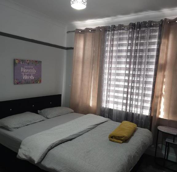 Номер Стандарт, Chi S Home