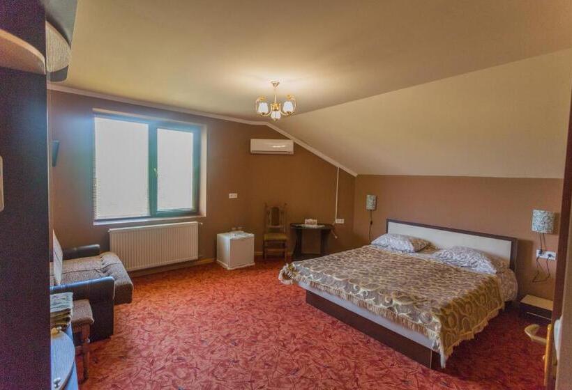 اتاق راحتی سه تخته, Villa Fenix