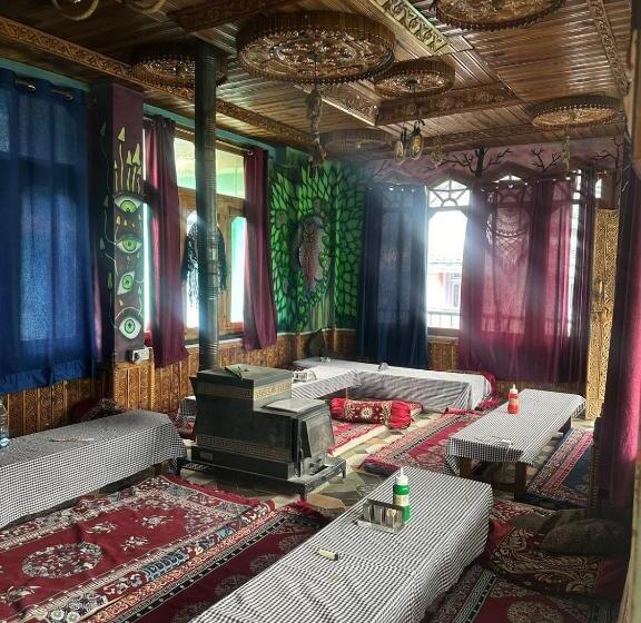 Номер Стандарт Вид на Горы, Yamuna Guest House Tosh