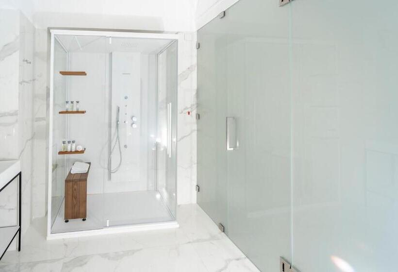 Номер Deluxe Вид на Море с Балконом, Villa L Ara